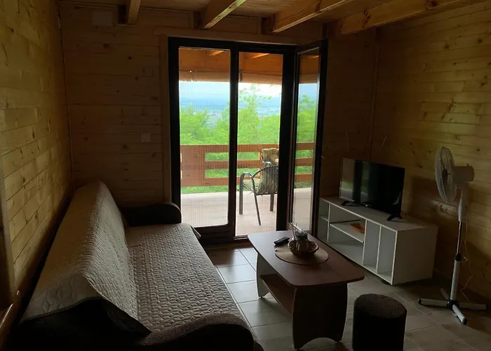 Boja Zalaska - Drveni 雅戈丁那